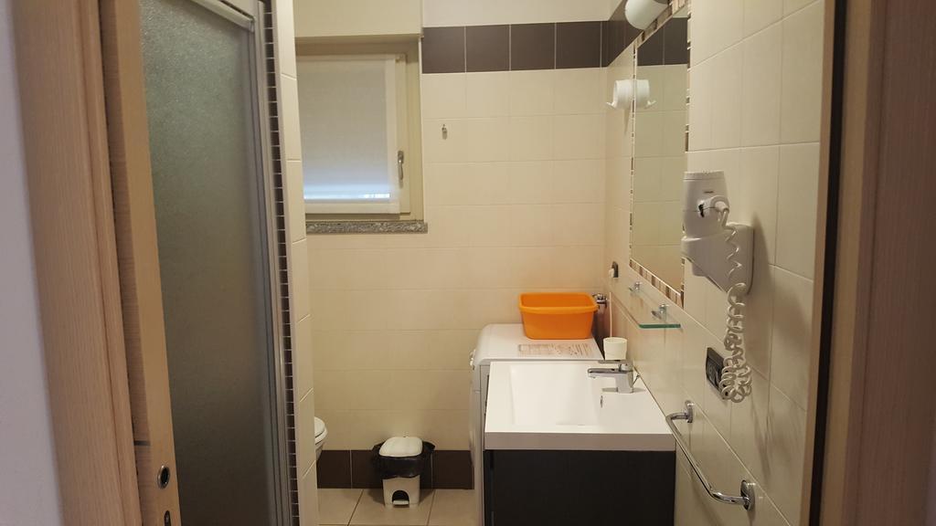 Residenza Villa Regina Monza Bagian luar foto