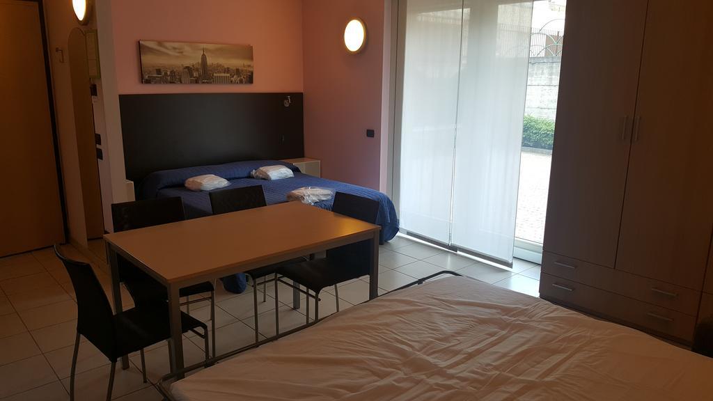 Residenza Villa Regina Monza Bagian luar foto