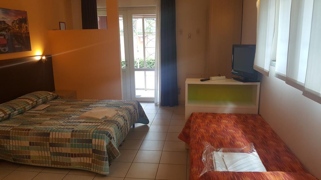 Residenza Villa Regina Monza Bagian luar foto