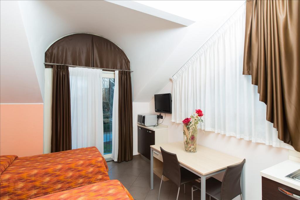 Residenza Villa Regina Monza Bagian luar foto