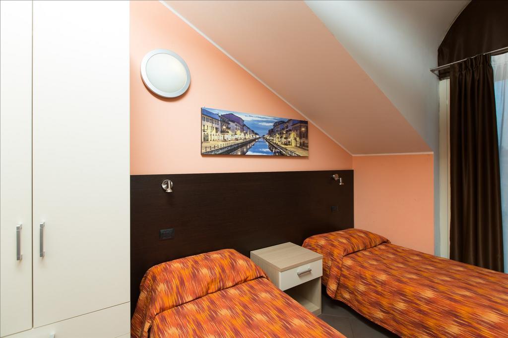 Residenza Villa Regina Monza Bagian luar foto