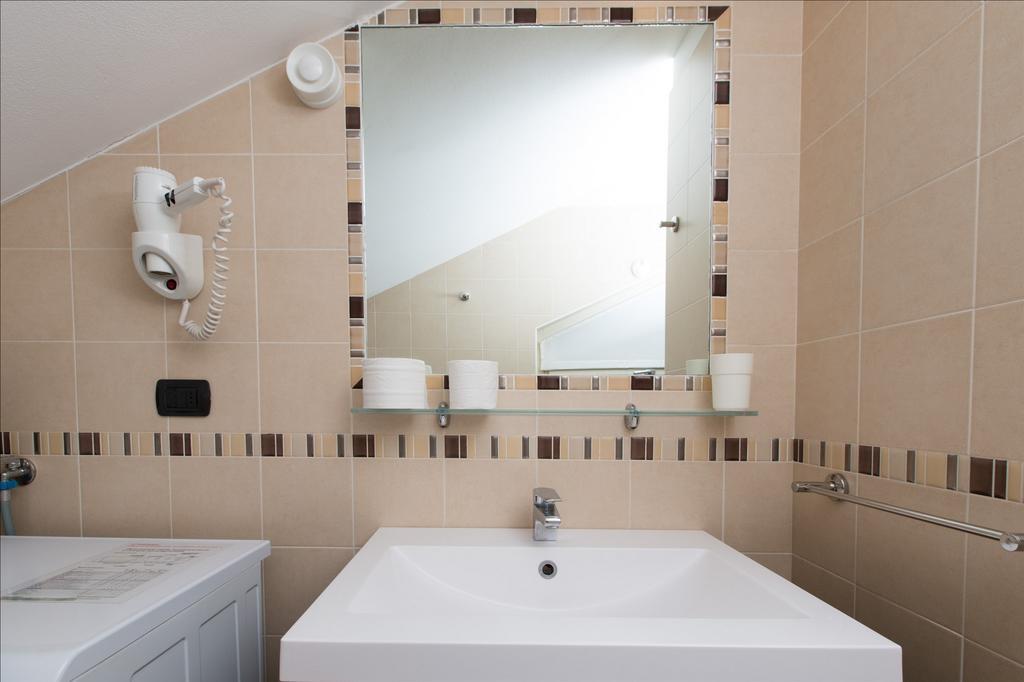 Residenza Villa Regina Monza Bagian luar foto
